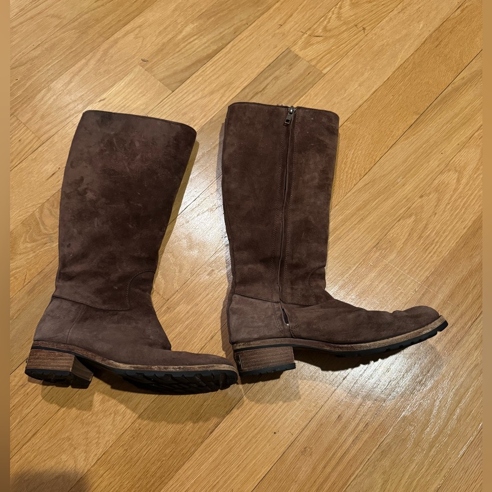 Ugg Australia High Boot - Size 8